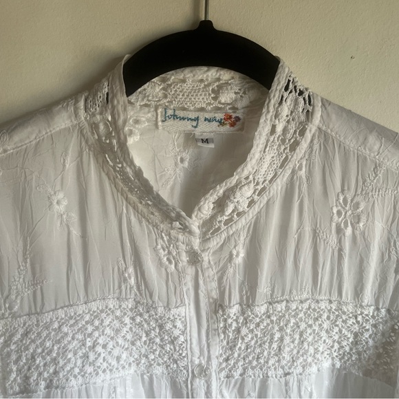 Johnny Was Short Sleeve Button Up Shirt Medium in White Eyelet Lace Embroidered - Picture 3 of 11